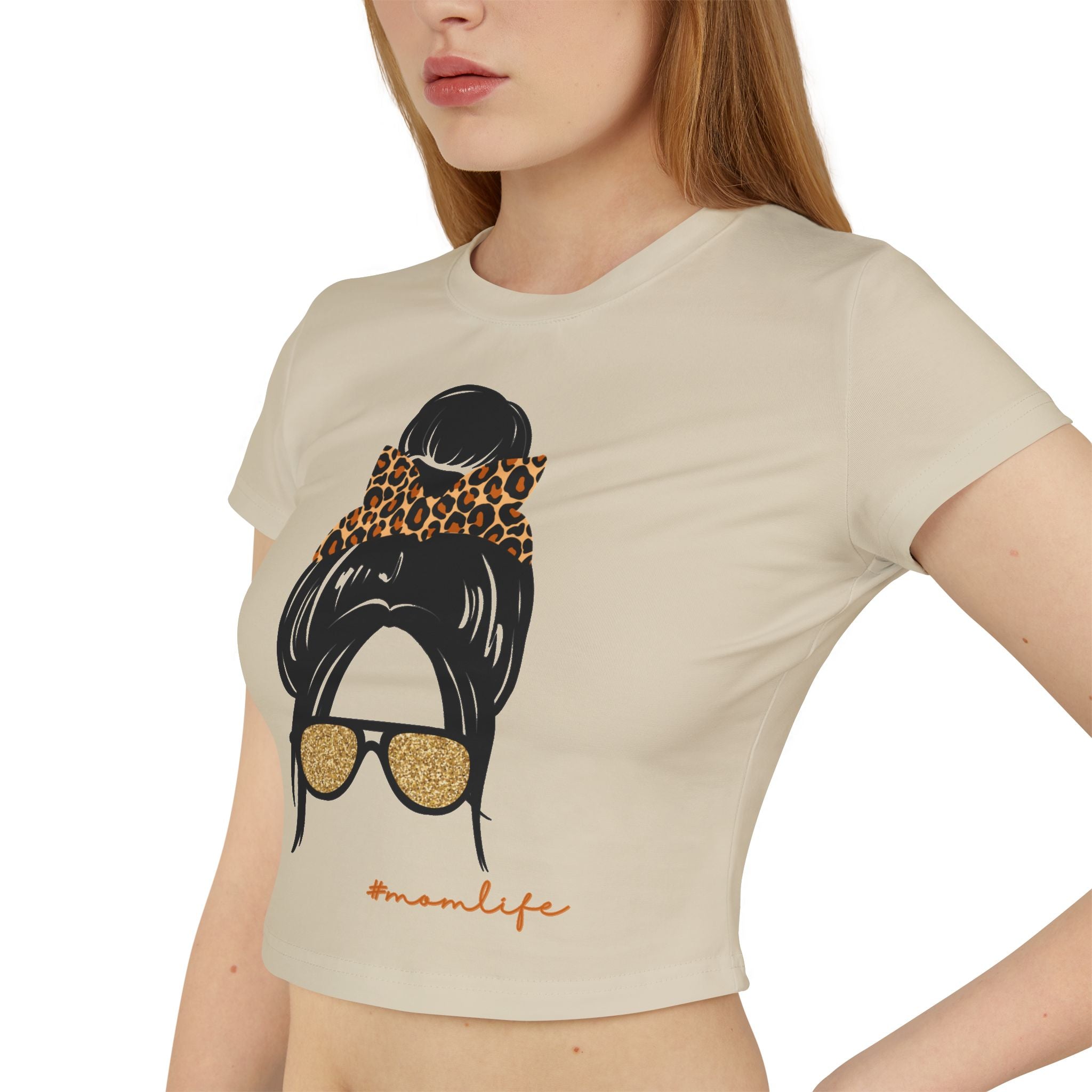 Chic Women's Baby Tee with 'Mom Life' Design,